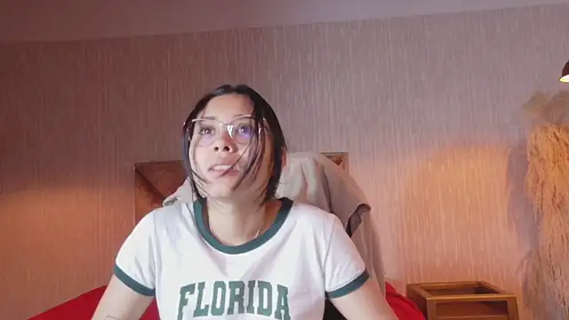 Snapshot of adaira31 chatting on June 25, 1:48 pm adaira31 online show from June 25, 1:48 pm