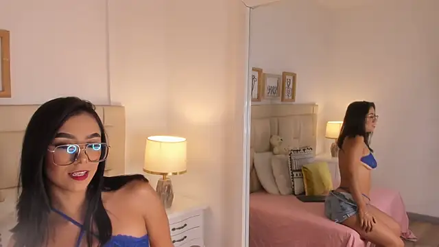 Snapshot of sarit_ chatting on June 28, 7:42 pm sarit online show from June 28, 7:42 pm