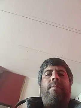 Snapshot of mikey1988figuero chatting on May 29, 5:33 pm mikey1988figuero online show from May 29, 5:33 pm