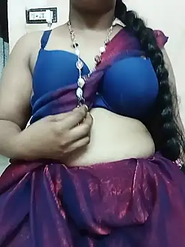 Snapshot of roopa__ chatting on June 3, 1:14 pm roopa online show from June 3, 1:14 pm