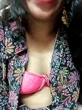 Snapshot of roopa__ chatting on June 5, 3:13 am roopa online show from June 5, 3:13 am