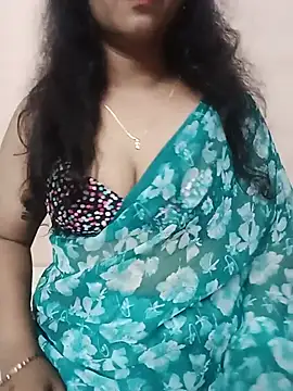 Snapshot of roopa__ chatting on June 21, 1:35 pm roopa online show from June 21, 1:35 pm
