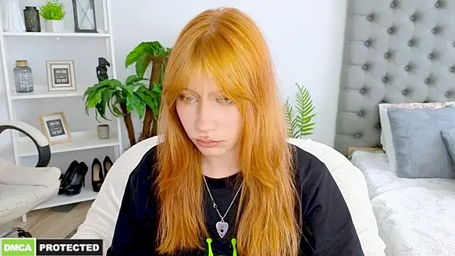 Fleur Fox online show from July 16, 9:26 am