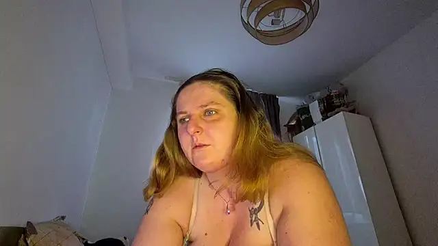 Snapshot of JessicaBake chatting on July 7, 5:10 am JessicaBake online show from July 7, 5:10 am