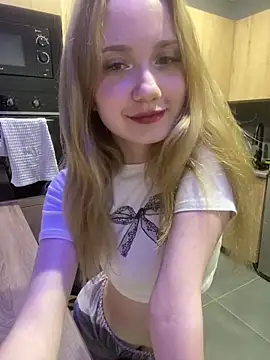 Snapshot of MiraNight chatting on May 31, 3:08 pm MiraNight online show from May 31, 3:08 pm