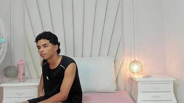 Snapshot of Brenda_n_Steven chatting on June 11, 6:06 pm Brenda n Steven online show from June 11, 6:06 pm