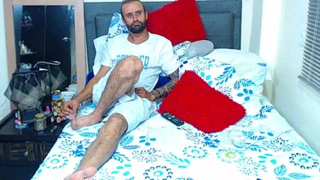 Snapshot of yessyduvan chatting on June 6, 12:05 am yessyduvan online show from June 6, 12:05 am