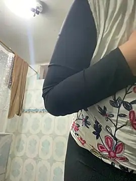 Snapshot of -Cattleya- chatting on July 2, 1:39 pm -Cattleya- online show from July 2, 1:39 pm