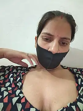 Snapshot of Neha-ji chatting on June 17, 1:01 pm Neha-ji online show from June 17, 1:01 pm