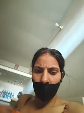 Snapshot of Neha-ji chatting on June 24, 5:06 am Neha-ji online show from June 24, 5:06 am