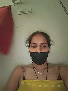 Snapshot of Neha-ji chatting on July 4, 5:35 am Neha-ji online show from July 4, 5:35 am
