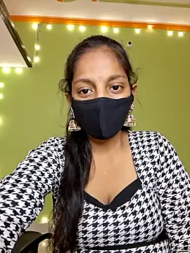 Snapshot of Miss_Aaisha chatting on June 18, 8:36 am Miss Aaisha online show from June 18, 8:36 am