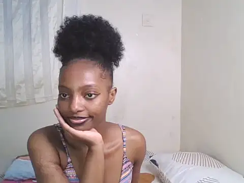 Snapshot of CUTE-MESSY chatting on June 24, 10:42 pm CUTE-MESSY online show from June 24, 10:42 pm