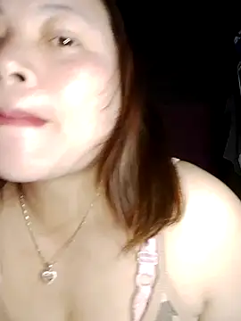 Snapshot of Qie_qir chatting on June 9, 3:01 pm Qie qir online show from June 9, 3:01 pm