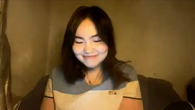Snapshot of Molly_Teddy chatting on May 31, 7:37 pm Molly Teddy online show from May 31, 7:37 pm