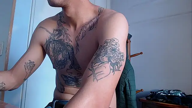Snapshot of Dan_harmor chatting on June 3, 1:14 pm Dan harmor online show from June 3, 1:14 pm