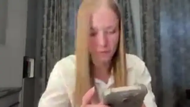 Snapshot of DanikaMory chatting on May 25, 12:00 pm DanikaMory online show from May 25, 12:00 pm