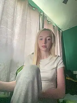 Snapshot of Glowing_Manny_Riah chatting on May 24, 5:51 pm Glowing Manny Riah online show from May 24, 5:51 pm