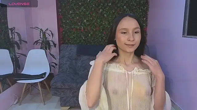 Snapshot of sexy_ailin chatting on July 9, 7:07 pm sexy ailin online show from July 9, 7:07 pm