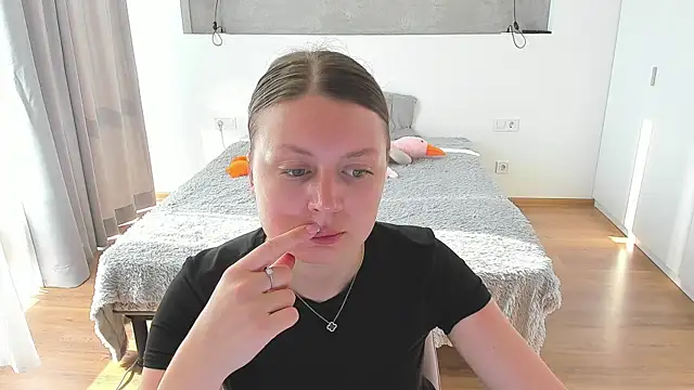 Snapshot of Kitkatvel chatting on June 25, 5:23 am Kitkatvel online show from June 25, 5:23 am