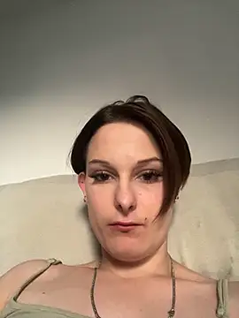 Snapshot of Quenn667 chatting on May 24, 6:57 pm Quenn667 online show from May 24, 6:57 pm