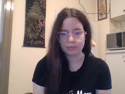 Snapshot of SzexiMacska chatting on May 27, 8:22 am SzexiMacska online show from May 27, 8:22 am