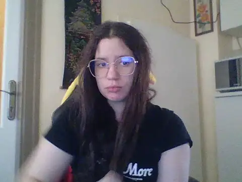Snapshot of SzexiMacska chatting on May 28, 10:12 am SzexiMacska online show from May 28, 10:12 am