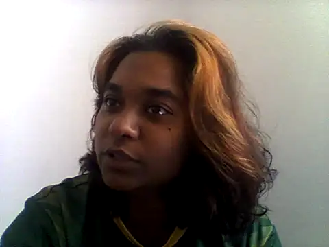Snapshot of MiaReed667 chatting on May 29, 10:35 am MiaReed667 online show from May 29, 10:35 am