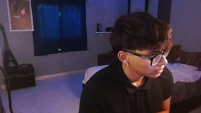 Snapshot of Mr_yisuzz chatting on June 27, 11:26 am Mr yisuzz online show from June 27, 11:26 am