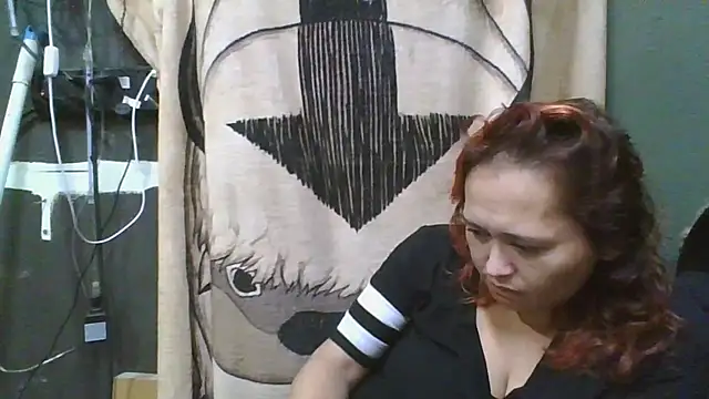Snapshot of Evelyn_Rose88 chatting on May 28, 9:39 am Evelyn Rose88 online show from May 28, 9:39 am