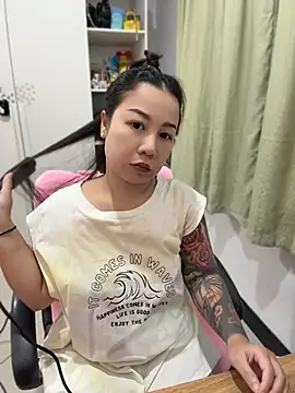 Snapshot of LINDA_HD chatting on July 12, 1:46 pm LINDA HD online show from July 12, 1:46 pm