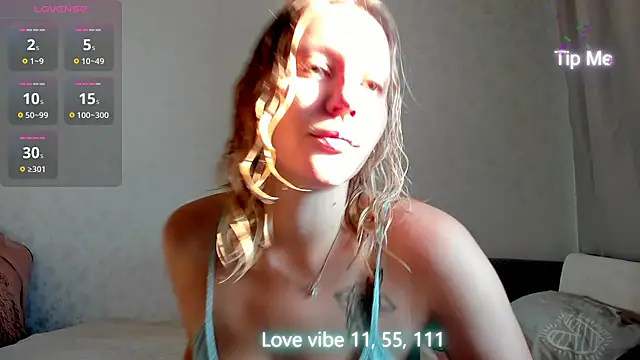 Snapshot of Ann_first_kiss chatting on July 21, 12:57 am Ann first kiss online show from July 21, 12:57 am