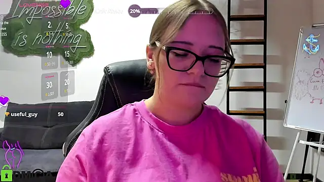 Snapshot of JuliNy_x chatting on July 4, 12:44 pm JuliNy x online show from July 4, 12:44 pm