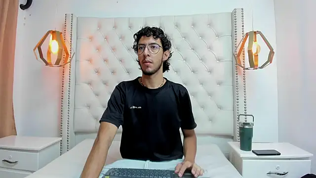 Snapshot of LEO_SANZ66 chatting on June 22, 12:24 pm LEO SANZ66 online show from June 22, 12:24 pm
