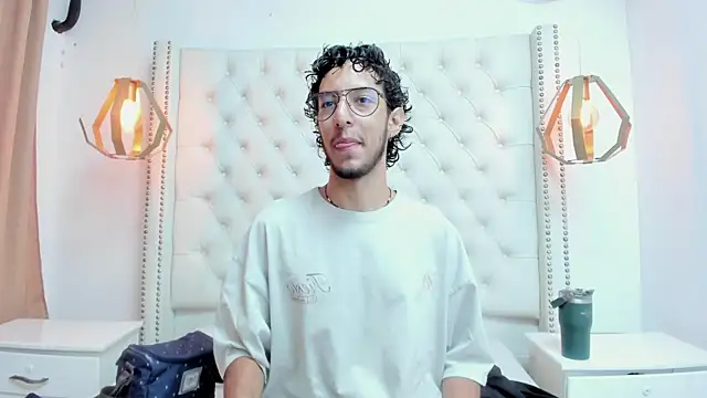Snapshot of LEO_SANZ66 chatting on June 26, 12:20 pm LEO SANZ66 online show from June 26, 12:20 pm