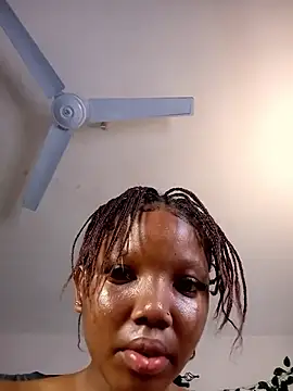 Snapshot of Sexydivah18 chatting on June 9, 9:21 am Sexydivah18 online show from June 9, 9:21 am