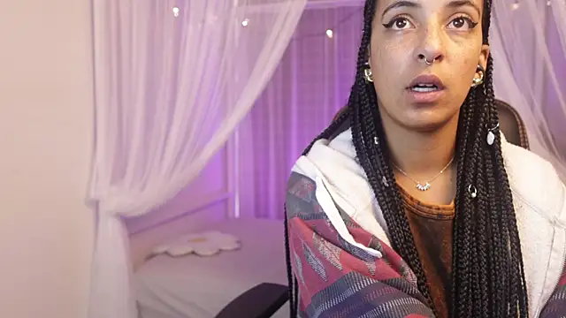 Snapshot of Millie_Volturi chatting on June 29, 1:11 pm Millie Volturi online show from June 29, 1:11 pm