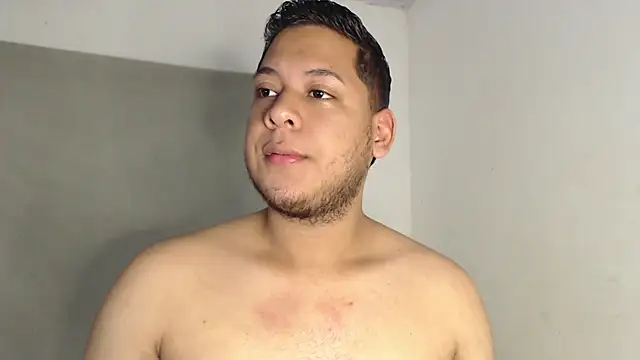 Snapshot of nicolas_cr1 chatting on June 19, 8:01 pm nicolas cr1 online show from June 19, 8:01 pm