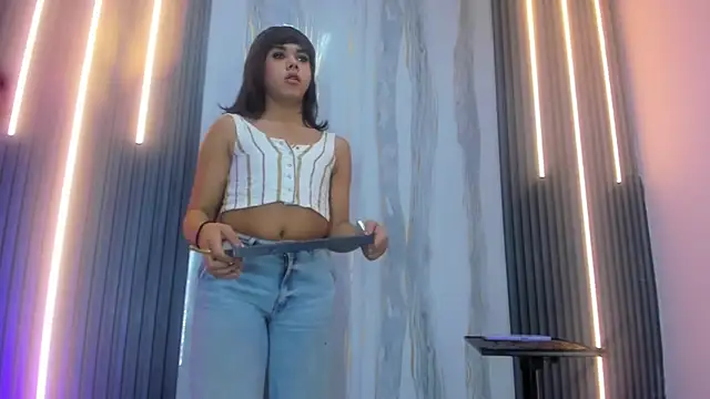 Snapshot of AndreaGiraldo_ chatting on July 3, 8:26 pm AndreaGiraldo online show from July 3, 8:26 pm