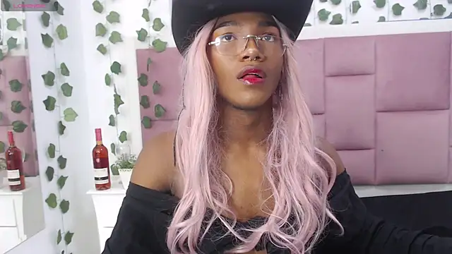 Snapshot of Elektraqueen1 chatting on May 29, 7:23 pm Elektraqueen1 online show from May 29, 7:23 pm