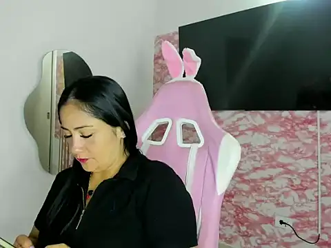 Snapshot of Amira_Princesa chatting on May 28, 3:20 pm Amira Princesa online show from May 28, 3:20 pm