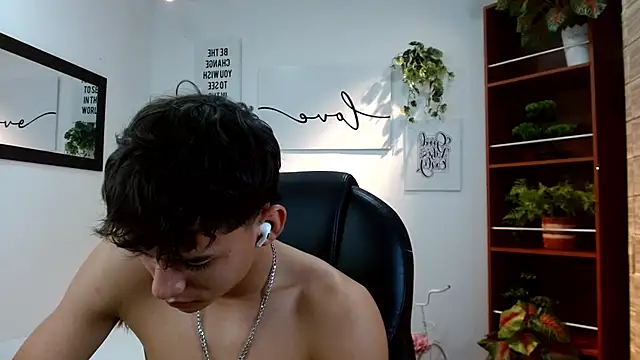 Ryan grayx online show from June 13, 1:53 pm