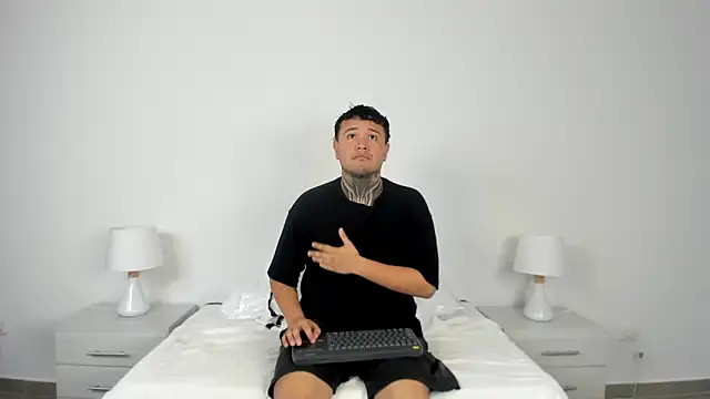 Snapshot of burning_diamond__ chatting on June 8, 11:54 am burning diamond online show from June 8, 11:54 am