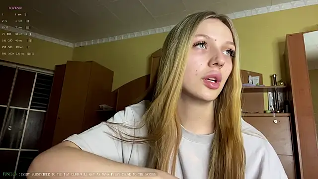 Snapshot of xXMelanieseXx chatting on June 16, 4:42 pm xXMelanieseXx online show from June 16, 4:42 pm
