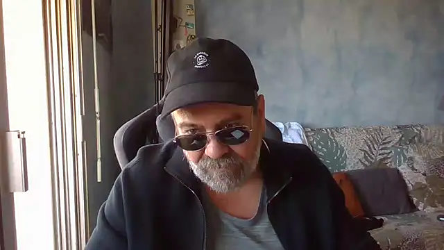 Snapshot of panda_06200 chatting on June 7, 8:51 am panda 06200 online show from June 7, 8:51 am