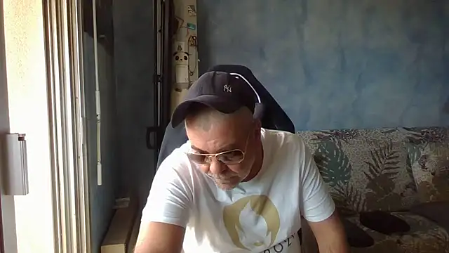 Snapshot of panda_06200 chatting on June 10, 11:53 am panda 06200 online show from June 10, 11:53 am