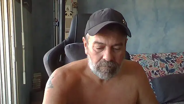 Snapshot of panda_06200 chatting on July 11, 6:49 am panda 06200 online show from July 11, 6:49 am