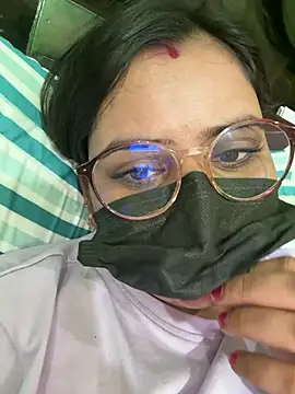 Snapshot of Curvy_shivani chatting on July 8, 9:52 pm Curvy shivani online show from July 8, 9:52 pm