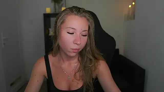 VivienVance online show from July 13, 1:58 pm