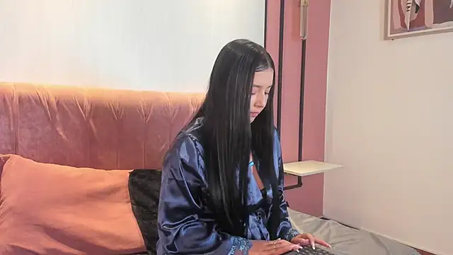 Snapshot of SkyCollins chatting on May 27, 7:22 pm SkyCollins online show from May 27, 7:22 pm